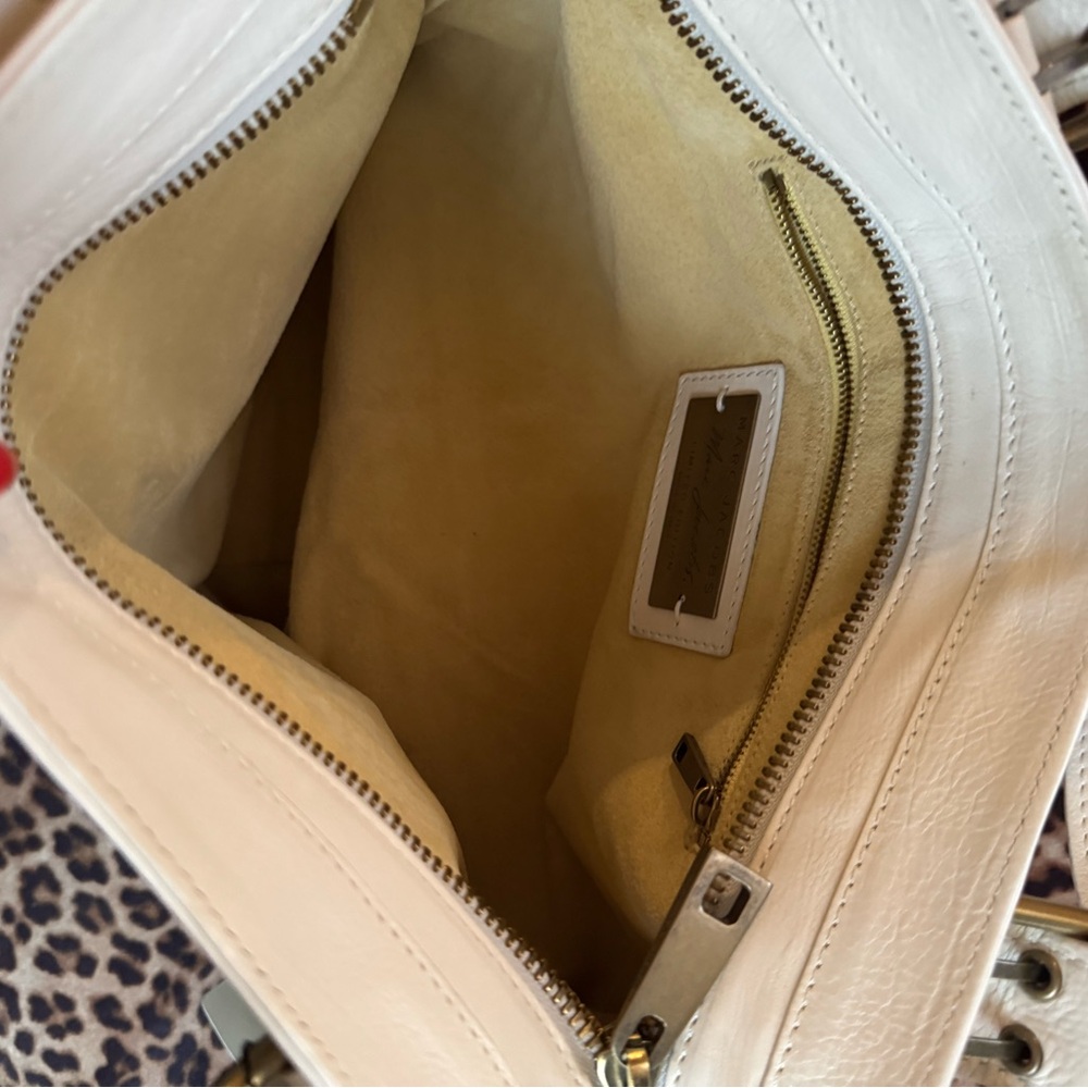 Marc Jacobs White Stella Limited Edition Shoulder Bag with Brass Hardware - Picture 5 of 10